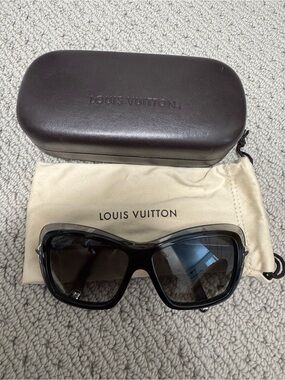 Louis Vuitton Black Oversized Women's Sunglasses with Branded Case